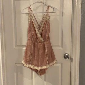 Crisscross back tie romper